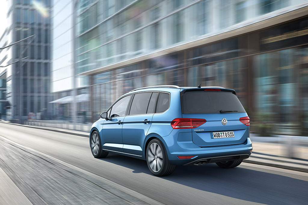 Volkswagen-Touran-2015-2