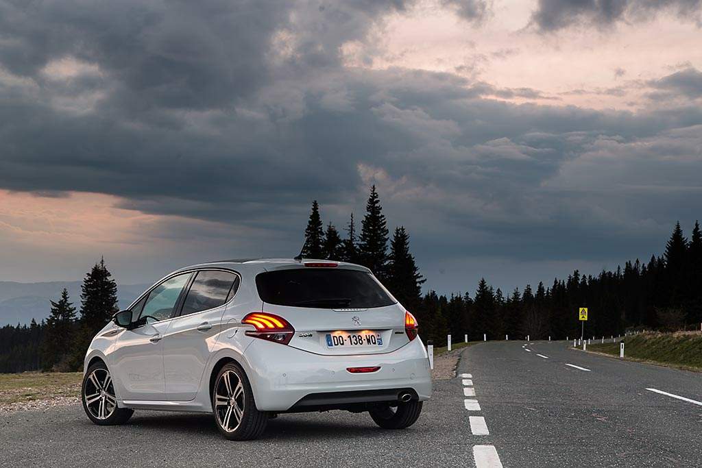 Peugeot 208-articulo 02