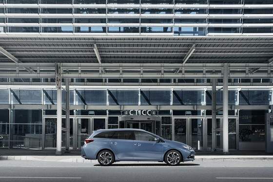 toyota_auris_2015_6