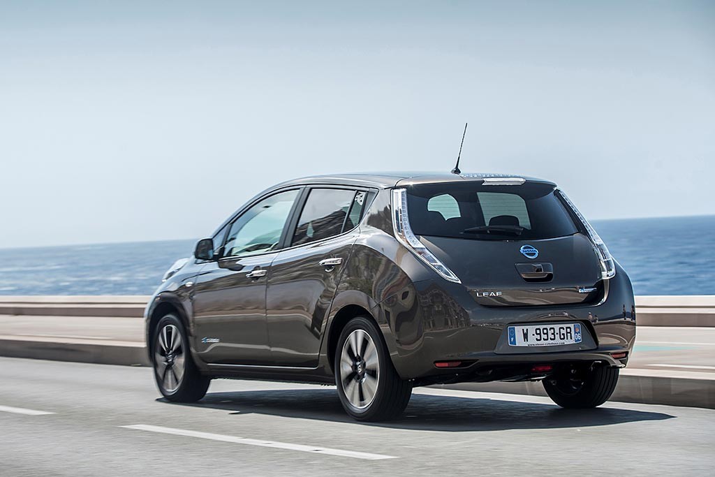 Nissan-Leaf-30kwh-03