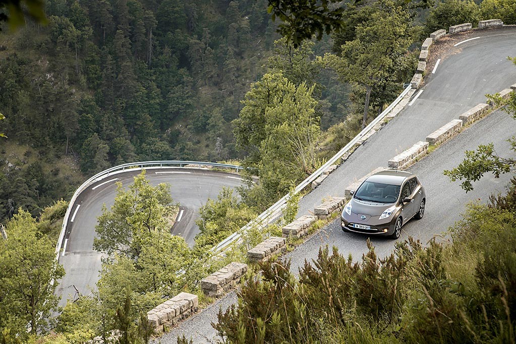 Nissan Leaf 2016 col de turini
