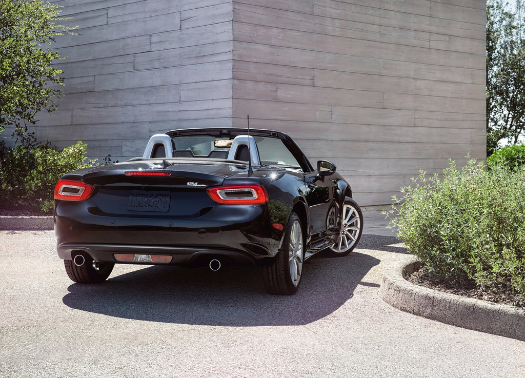 fiat-124-spider-2