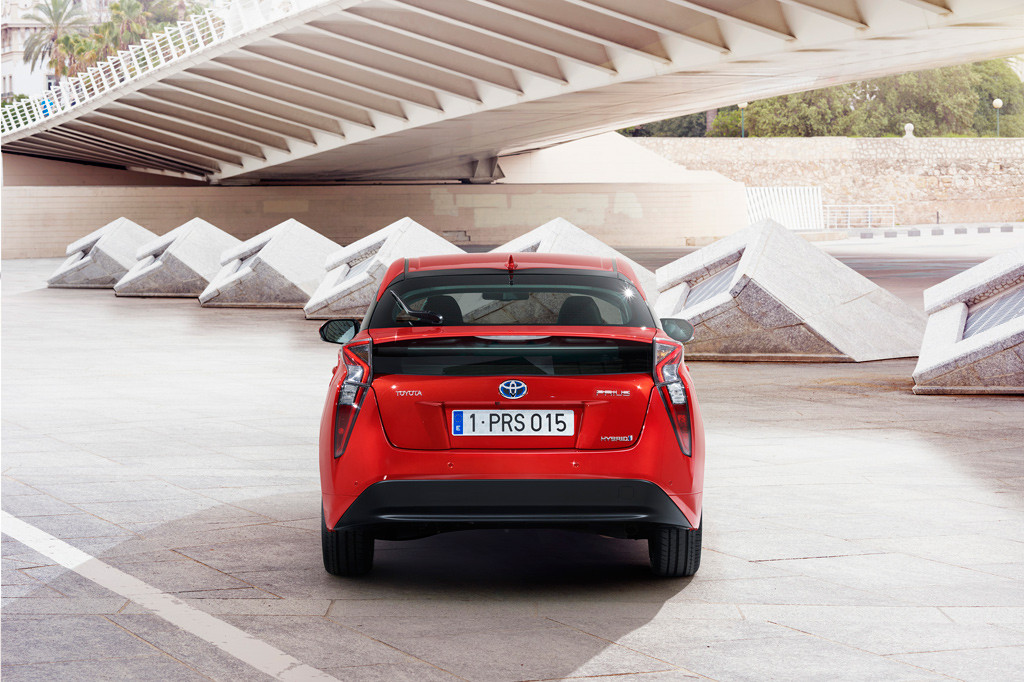 toyota-prius-2015-2