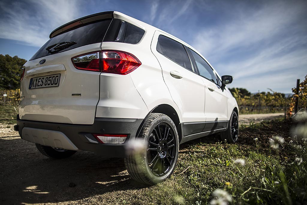 Ford EcoSport 2016 trasera