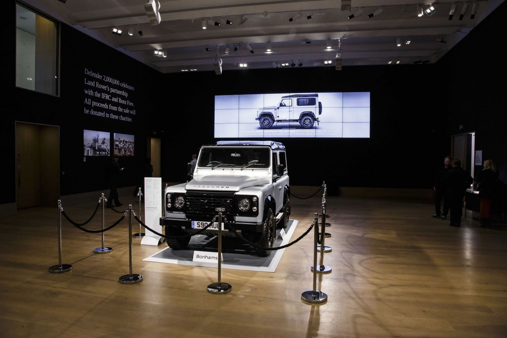land-rover-defender-numero-dos-millones-subastado-3