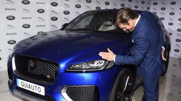 Manuel Díaz el Cordobés y el Jaguar F-Pace