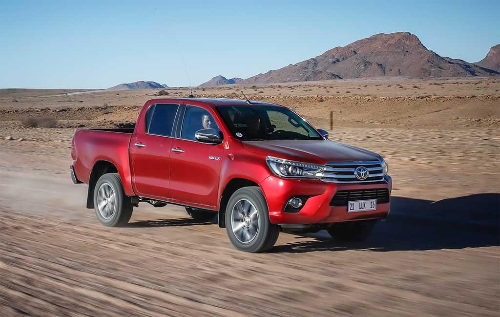 Toyota Hilux 2016, histórico multiusos - Clicacoches.