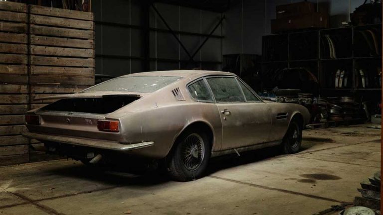 Aston Martin DBS abandonado a subasta