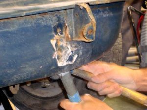 Arreglar abolladuras y golpes carrocería coche clásico