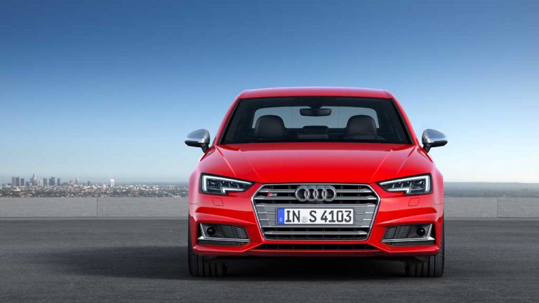 Audi S4 2016 frontal estática rojo