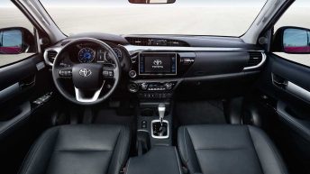 Interior Toyota Hilux 2016