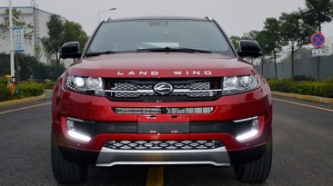 Jiangling Landwind X7 SUV de frente copia del Range Rover Evoque