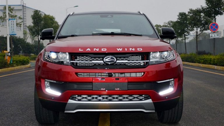 Jiangling Landwind X7 SUV de frente copia del Range Rover Evoque