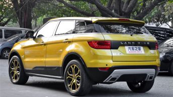 Jiangling Landwind X7 SUV trasera y perfil copia del Range Rover Evoque