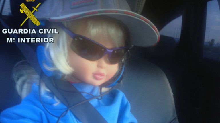 Multa muñeca Bus-VAO A6 Niña copiloto