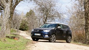 Prueba SsangYong Tivoli silueta campo