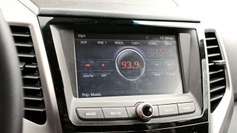 Prueba SsangYong Tivoli sistema de infoentretenimiento