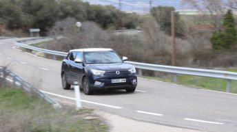Prueba SsangYong Tivoli paso por curva frontal