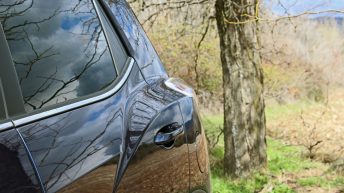 Prueba SsangYong Tivoli riñón aleta trasera paso de rueda