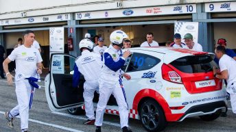 Victoria 24 horas Ford de Altagama/Coches/Love con AFEM cambio de piloto