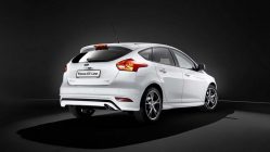 Ford Focus ST Line trasera blanco