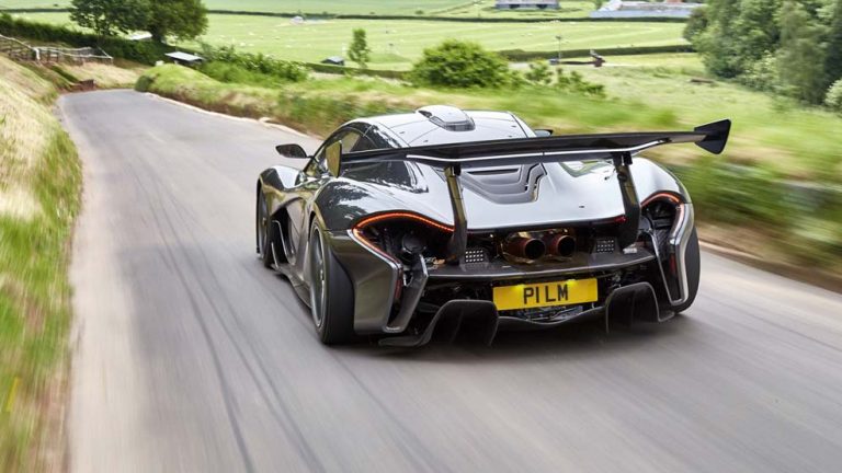McLaren P1 LM negro trasera Goodwood