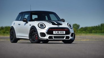 MINI John Cooper Works Challenge blanco frontal