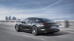 Porsche Panamera 2017 trasera gris