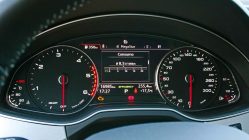 Prueba Audi Q7 3.0 TDI 272 CV cuadro de mandos analógico