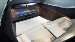 Rolls Royce VISION NEXT 100 interior pantalla OLED