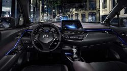 Toyota C-HR interior salpicadero
