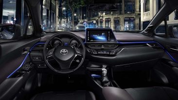 Toyota C-HR interior salpicadero