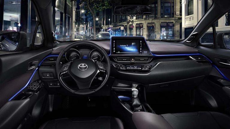 Toyota C-HR interior salpicadero