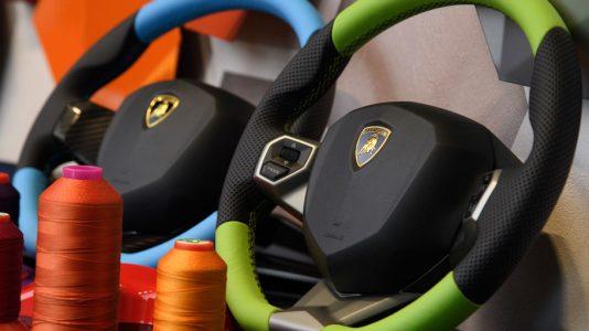 Lamborghini vuelve a trasladar a Bolonia un taller interactivo de diseño.