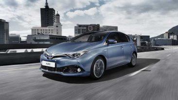 Toyota Auris 2016 delantera dinámica