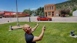 Jaguar XF cazatornados con Tim Baker