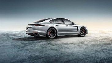 Porsche Panamera Exclusive gris trasera