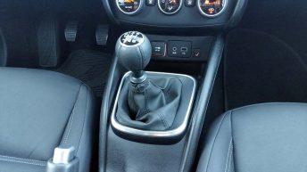 Prueba Fiat Tipo 5 puertas - Detalle palanca de cambios