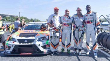 Eric Abidal participó por primera vez en una competición automovilística de la mano de KH-7.