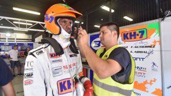 Eric Abidal participó por primera vez en una competición automovilística de la mano de KH-7.