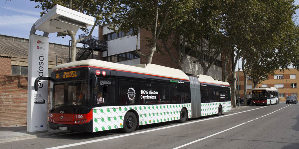 Endesa ha puesto en marcha en Barcelona el primer punto de carga ultrarrápida para autobuses.