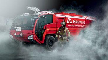 Este nuevo modelo de camión de bomberos bombea hasta 10.000 litros de agua por minuto.