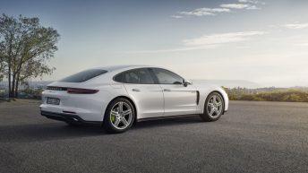 Porsche Panamera 4 E-Hybrid - Trasera y perfil