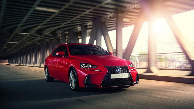 Lexus IS 2017 frontal