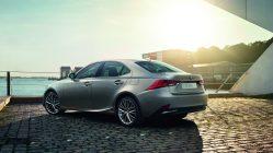 Lexus IS 2017 trasera