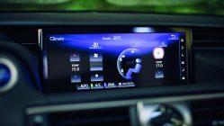 Lexus IS 2017 pantalla multimedia
