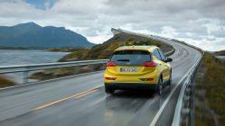 Opel Ampera-e 2017 trasera