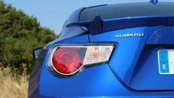 Subaru BRZ prueba azul piloto trasero