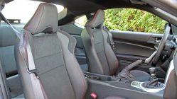 Subaru BRZ prueba asientos delanteros