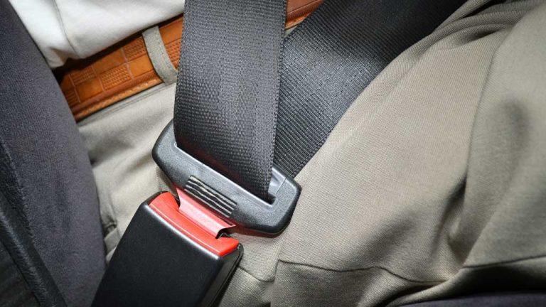 Cinturón de seguridad abrochado